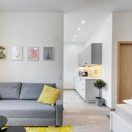 Rozsa Apartment