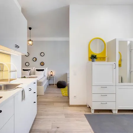 Rozsa Apartment