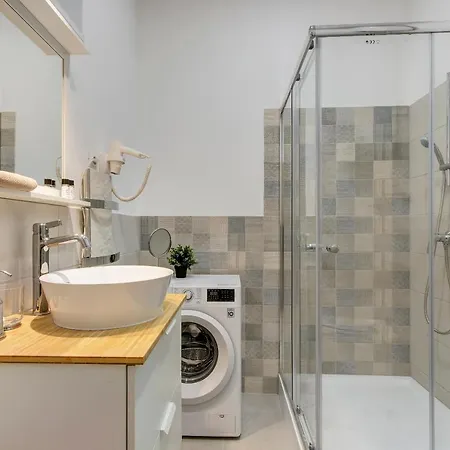 Rozsa Apartment