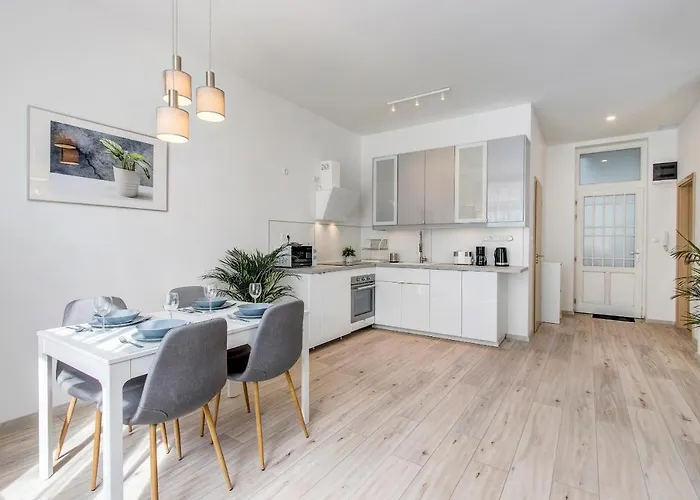 Rozsa Appartement *